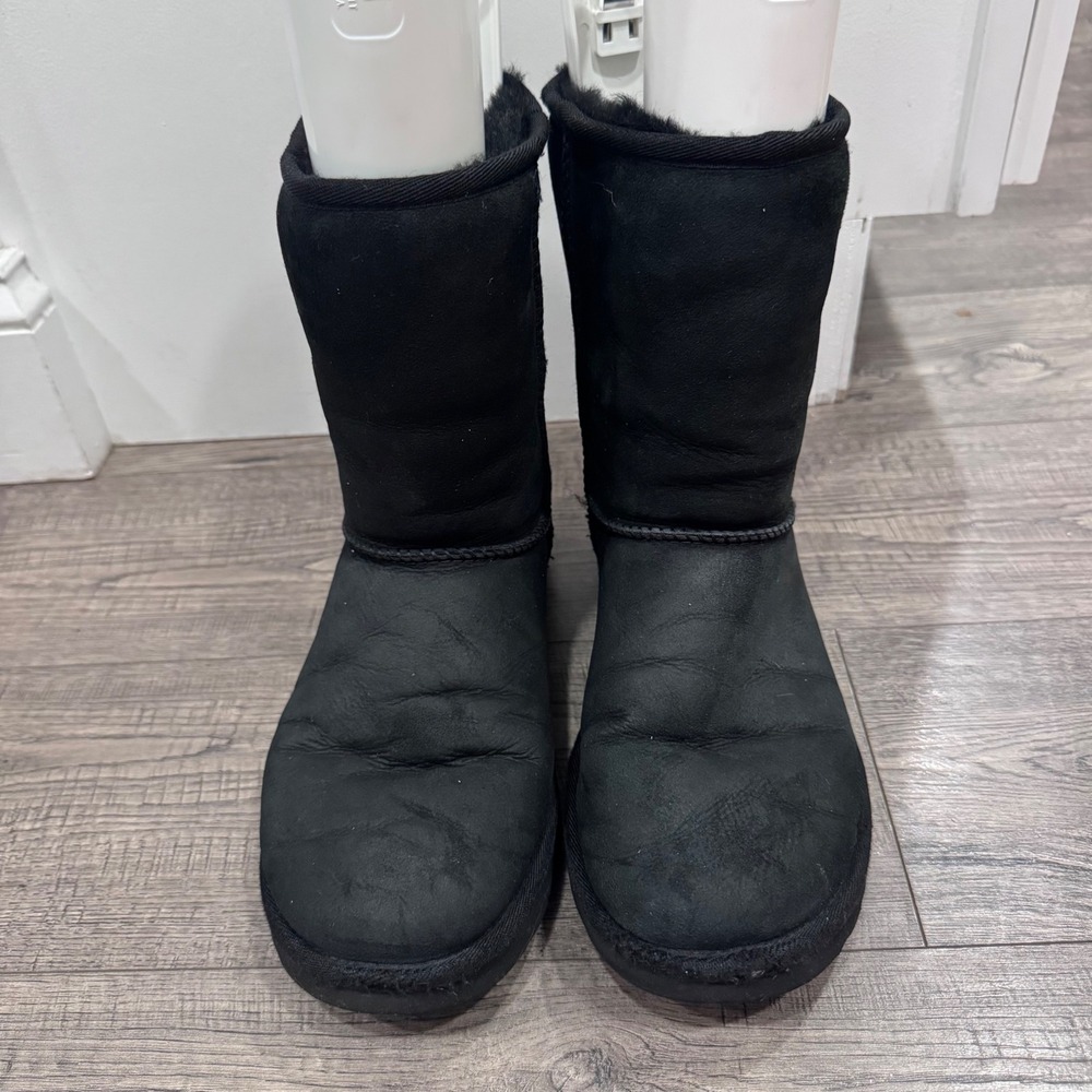 UGG Classic Short II Black Suede Sheepskin Boots 1016223 Womens Size 9